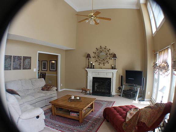 2 story foyer & great room