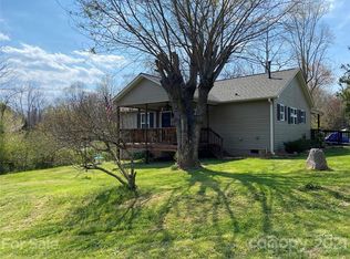 21 Surrett Rd, Candler, NC 28715