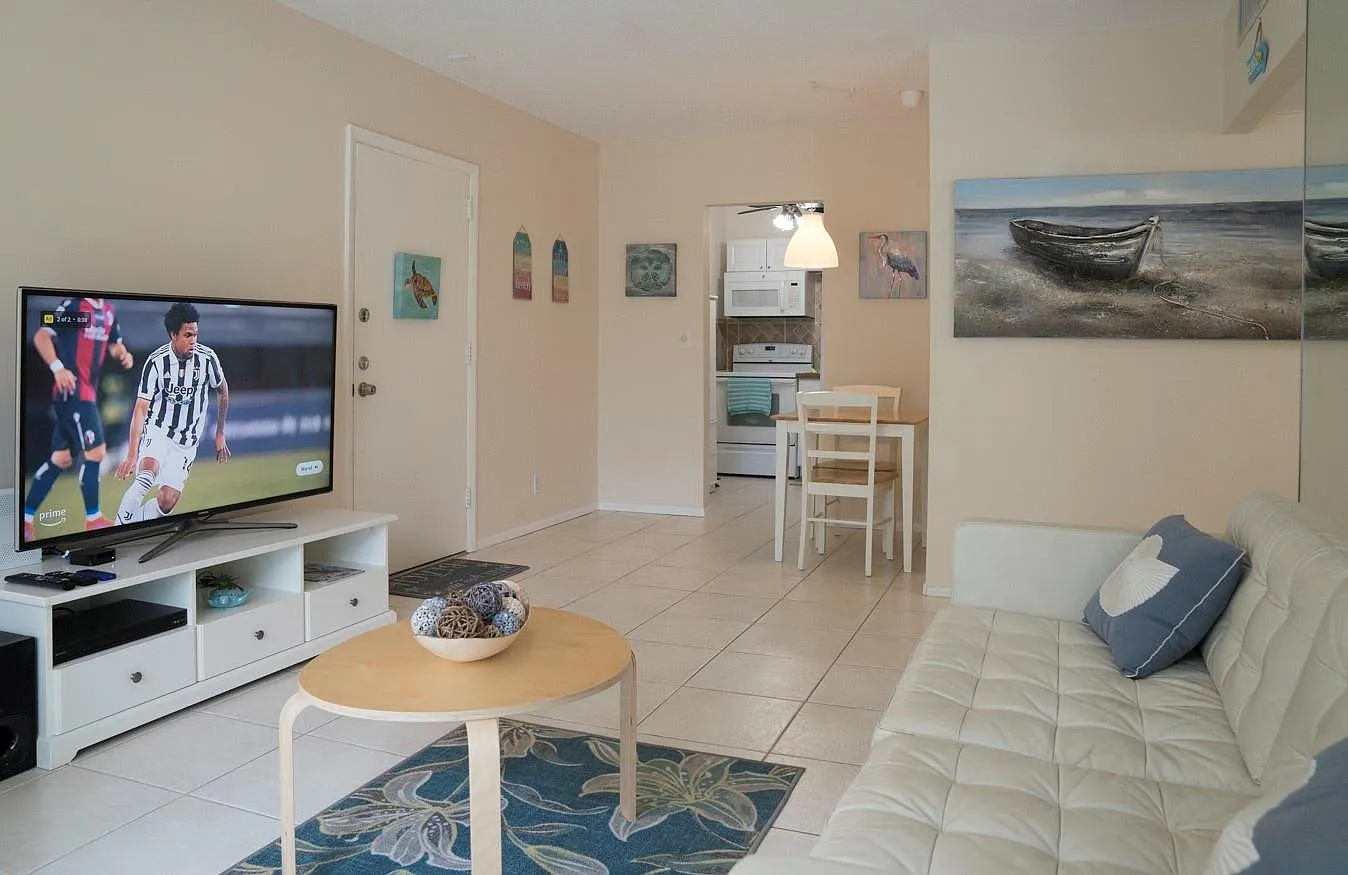 2 bed, 2.0 bath, 840 sqft, $2,300 — Photo 4