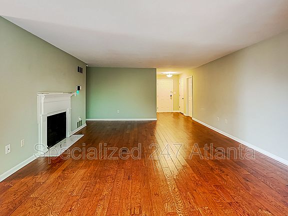 3rd image of 4205 Pine Heights Dr NE