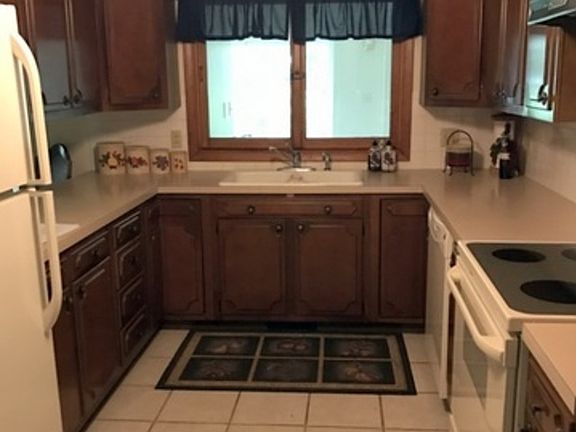 3rd image of 813 S 5th Avenue Dr
