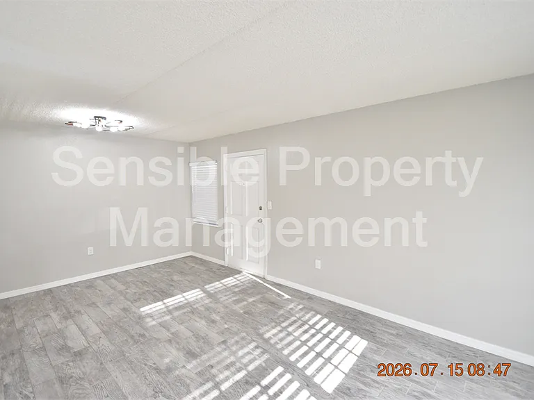 306 Danube Ave #1 — Photo 7