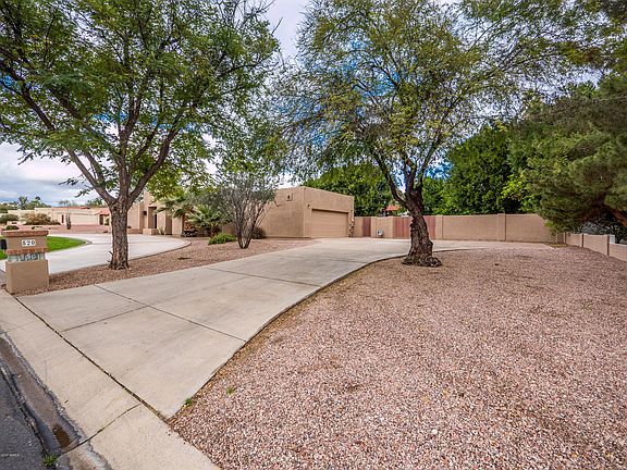 2nd image of 520 E Cercado Ln