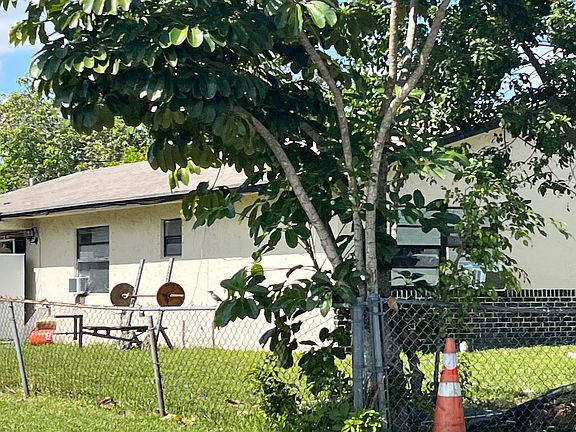 3rd image of 2942 NW 6th Ct