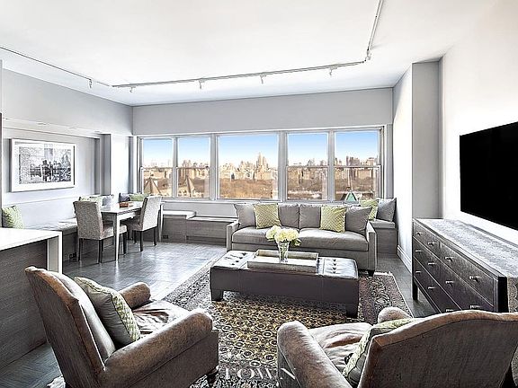3rd image of 15 W 72nd St APT 23