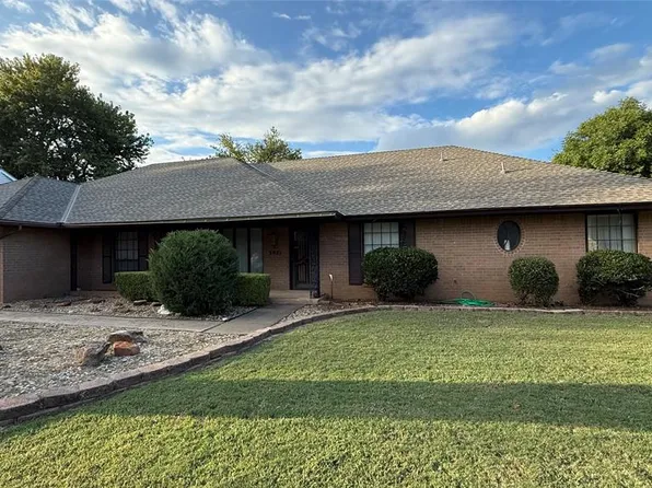 3921 Coventry Ln, Norman, OK 73072