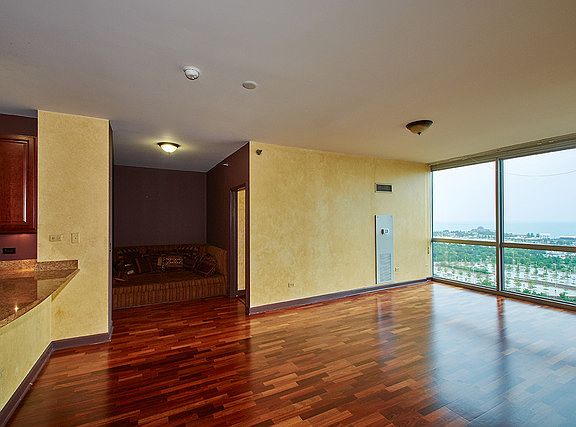 4th image of 1841 S Calumet Ave #Gu186