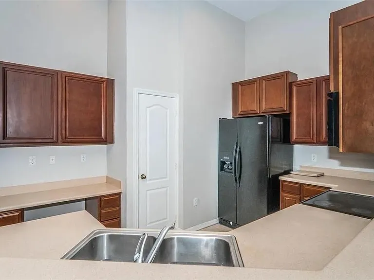 16511 Kingletridge Ave — Photo 12