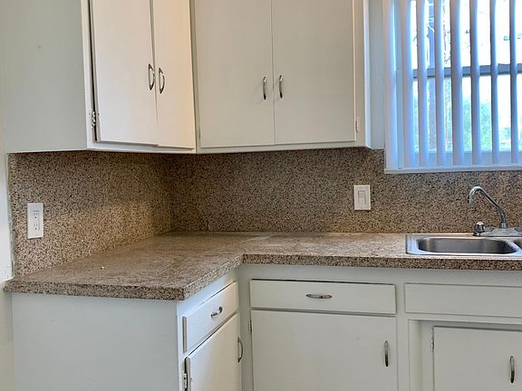 5th image of 6264 Willowcrest Ave #4