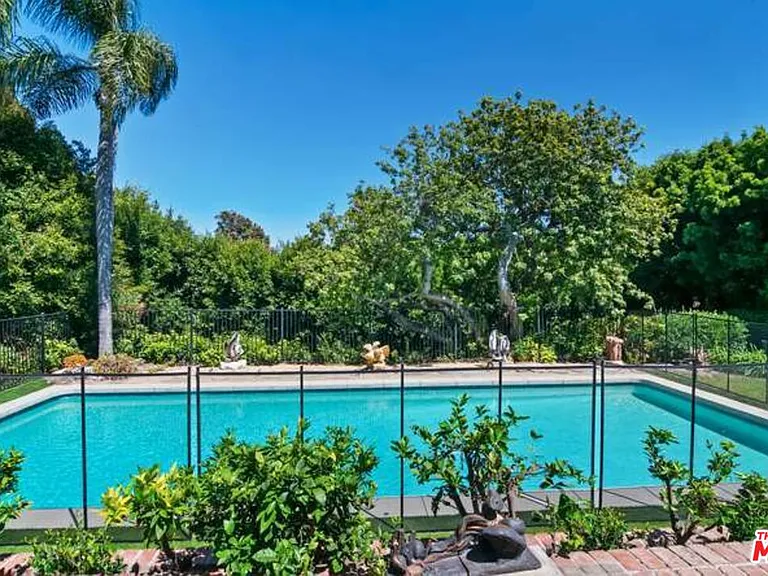 510 Toyopa Dr — Photo 32