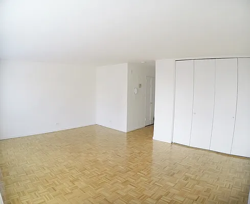 Rented by Solow Realty | media 21