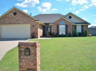1305 Cambridge Dr, Shawnee, OK 74804