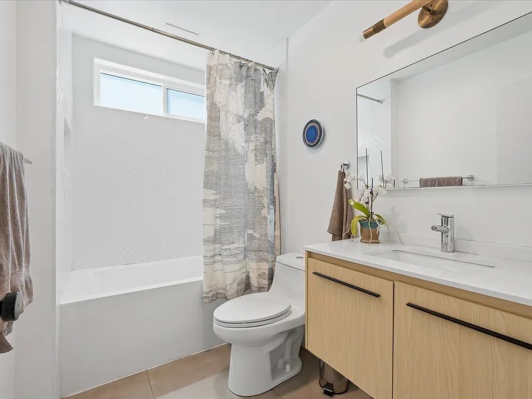 1720 Voorhees Ave — Photo 18