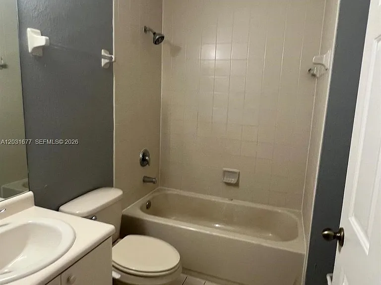 2606 SE 15th Pl #328 — Photo 8