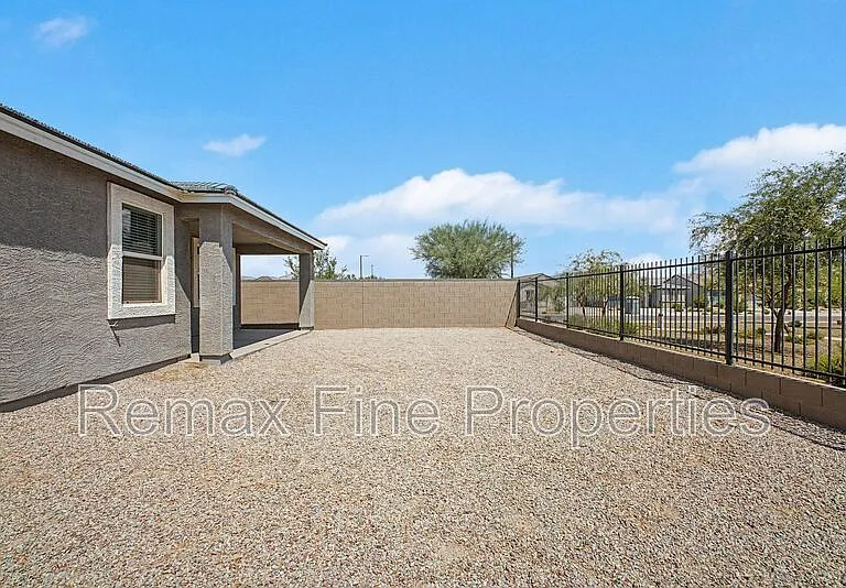 15543 W Desert Hollow Dr — Photo 30