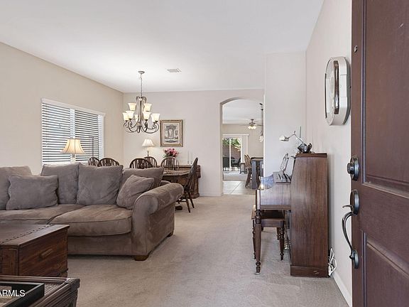 4th image of 1433 W NECTARINE Avenue