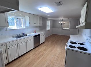 830 Columbus St, Waycross, GA 31503