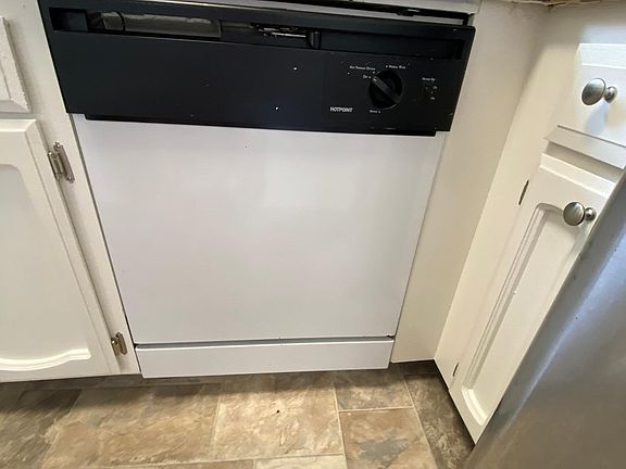 2nd image of 15329 Vose St APT 104