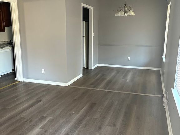 2nd image of 124 21st Ave NE #104