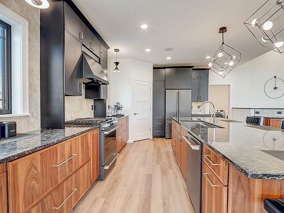 4th image of 2568 Notre Dame Dr