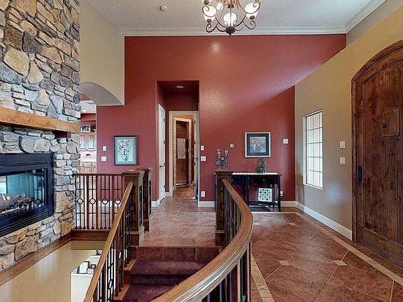 5th image of 2075 N Lone Rock Dr