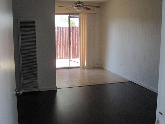 2nd image of 214 N Santa Fe St