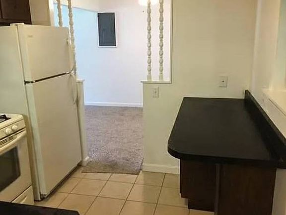 5th image of 92 Robinhood Dr