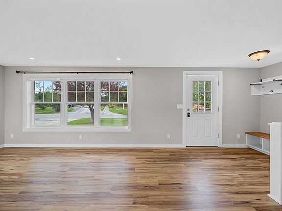 4th image of 392 Sherwood Drive