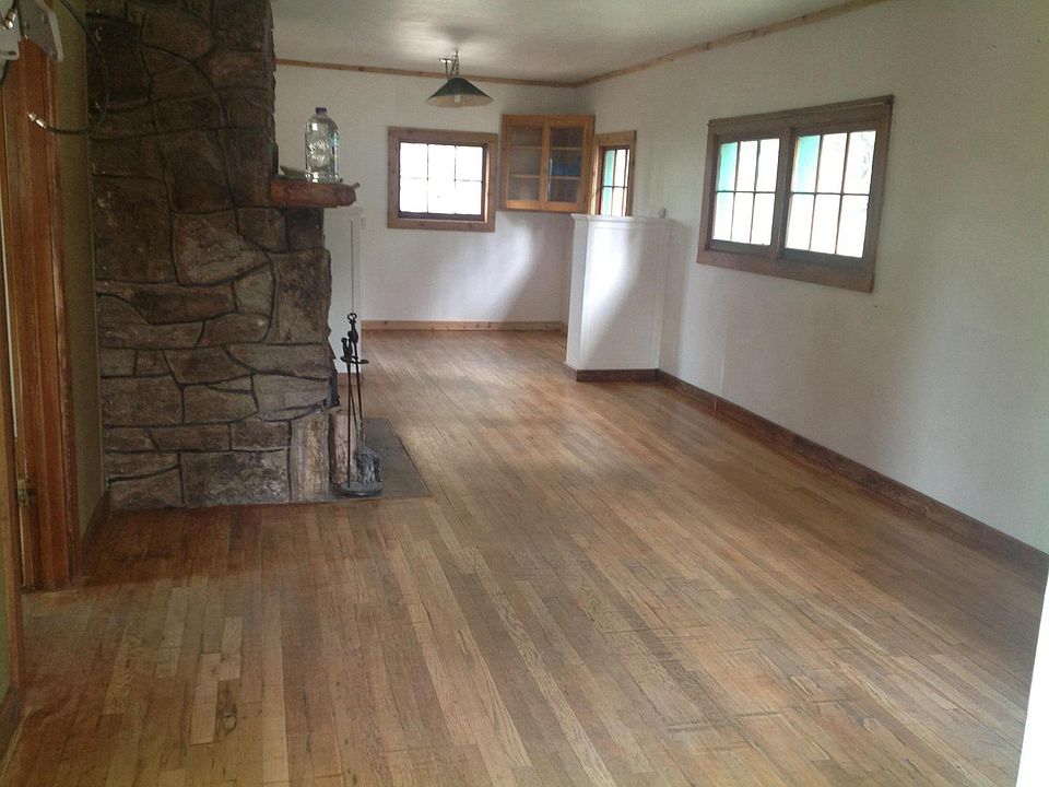 Dining area & living room