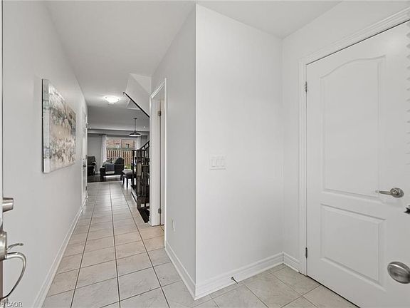 5th image of 414 Thompson St