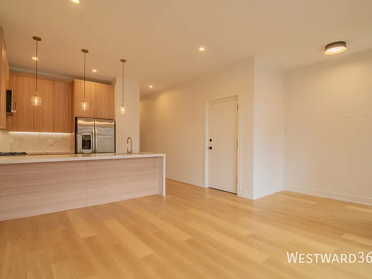 2046 W Washington Blvd #3 — Photo 5