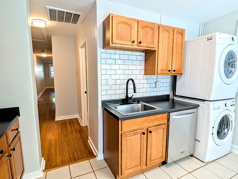 199 Lowry St NE — Photo 15