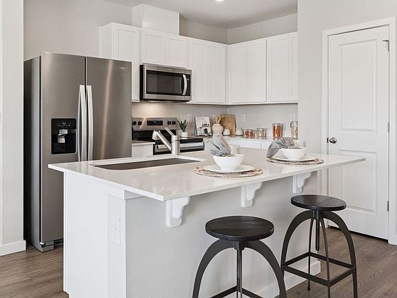 4th image of 584 Preston Cove Dr #584