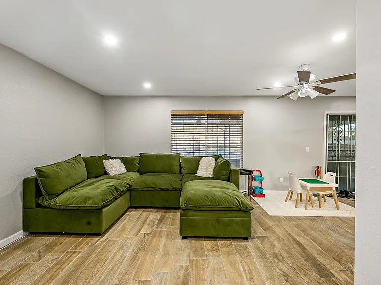 2191 S Sunburst Dr — Photo 22