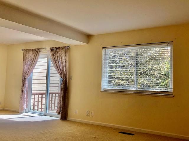 1st image of 566A 38th Ave
