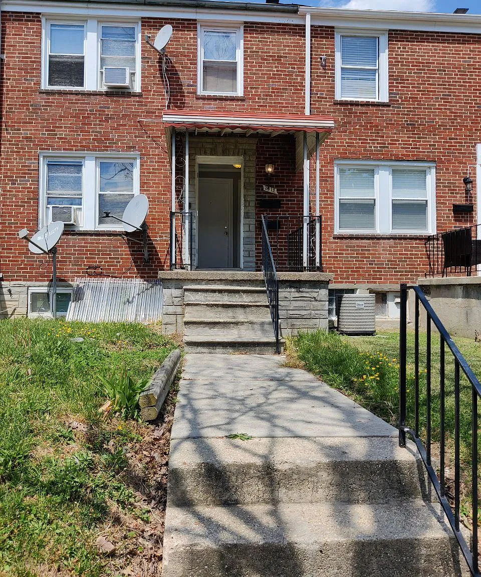 3 bed, 1050 sqft, $1,350 — Photo 3