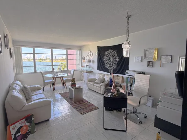 18555 NE 14th Avenue #612, Miami, FL 33179