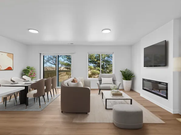 301 Hickory Drive Sycamore Dr, West Branch, IA