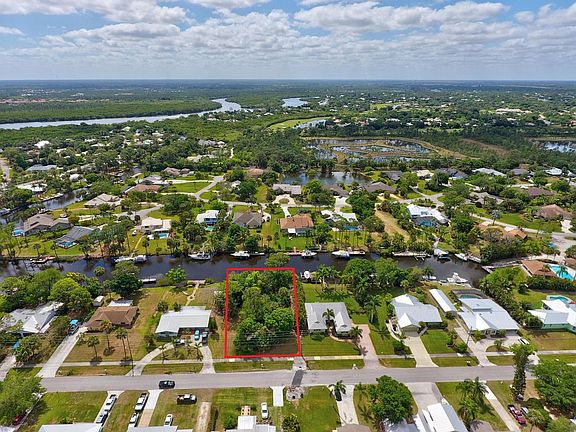 3rd image of 906 SW All American Blvd