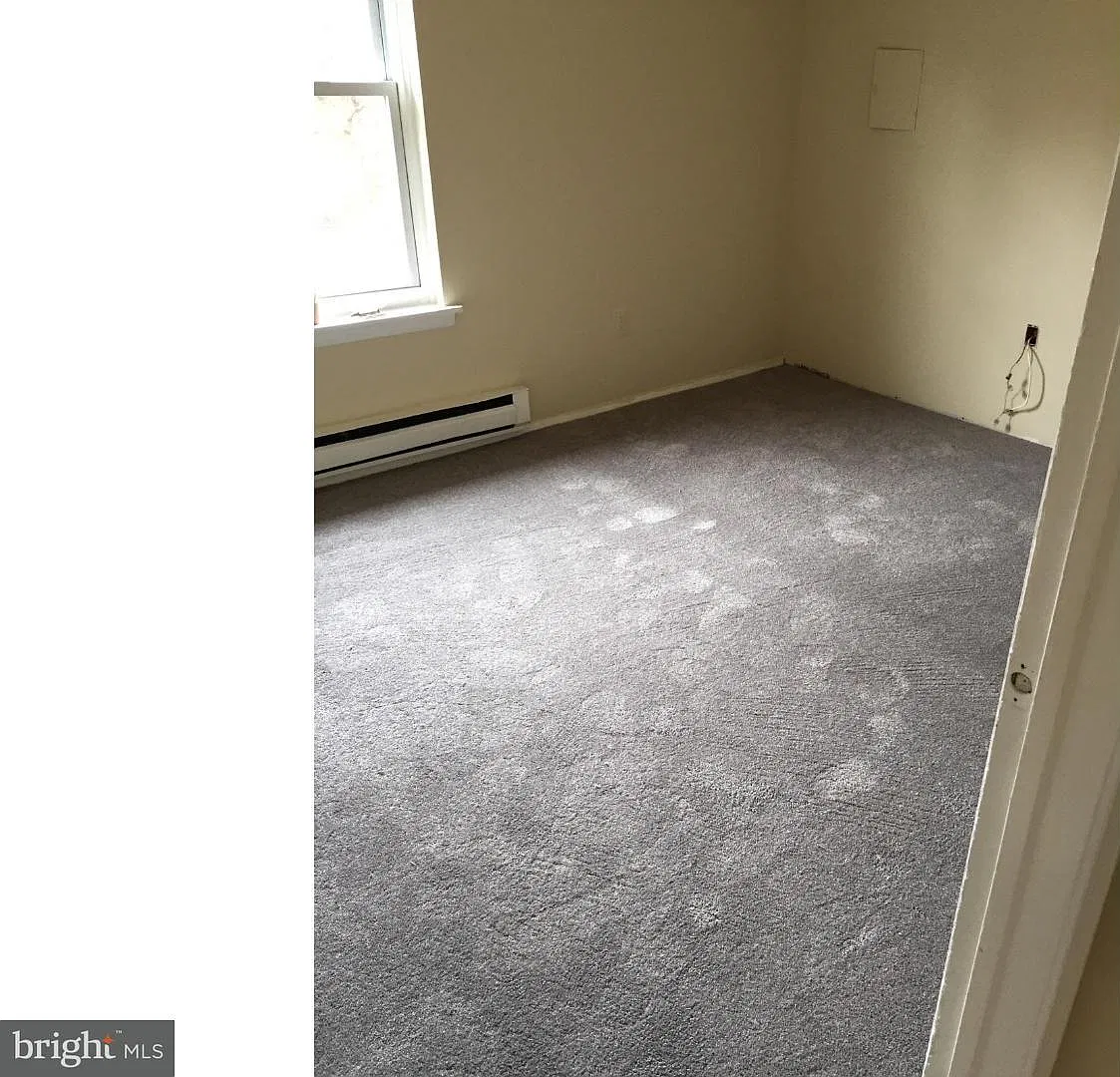 3 bed, 1274 sqft, $2,300 — Photo 3