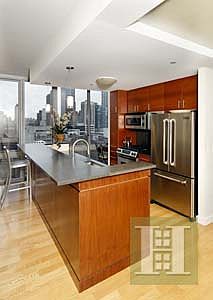 2nd image of 225 W 60th St Ph 2B