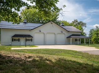 4055 McConnell Rd, Hermitage, PA 16148