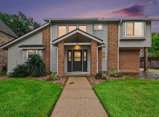 522 Crestwood Dr, Seabrook, TX 77586