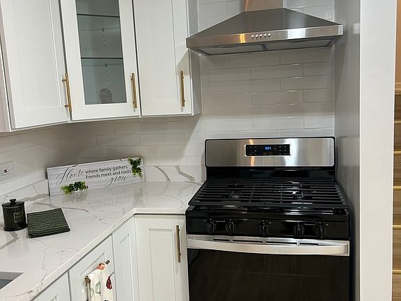 4th image of 4957 W Ferdinand St