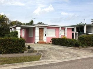 928 W 7th St, Riviera Beach, FL 33404