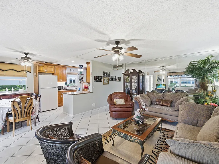 52 Saxony Cir #52-B — Photo 5