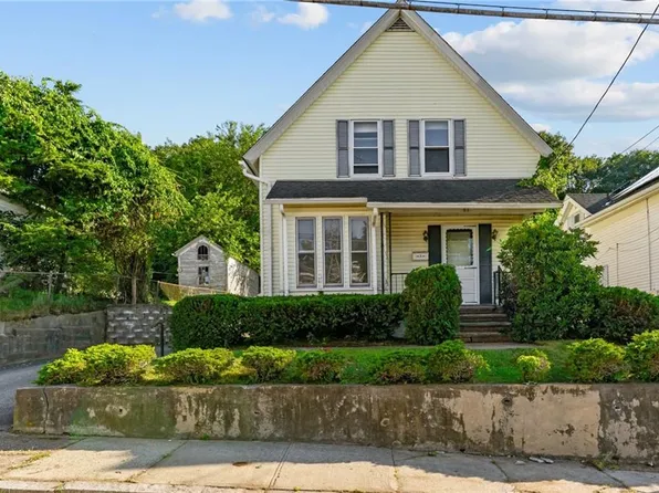 61 Pine St, Woonsocket, RI 02895