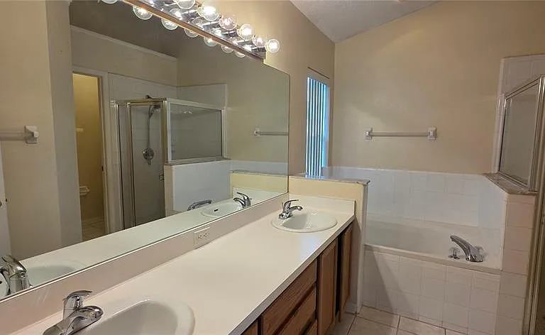 2546 Siena Way — Photo 33
