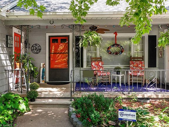3rd image of 609 Lakeside Ave