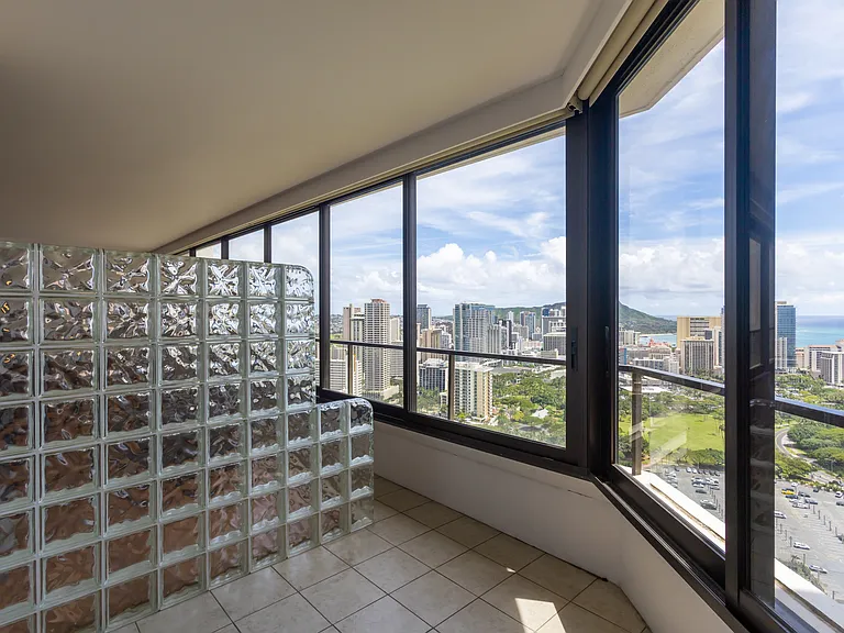 1910 Ala Moana Blvd #38 — Photo 27